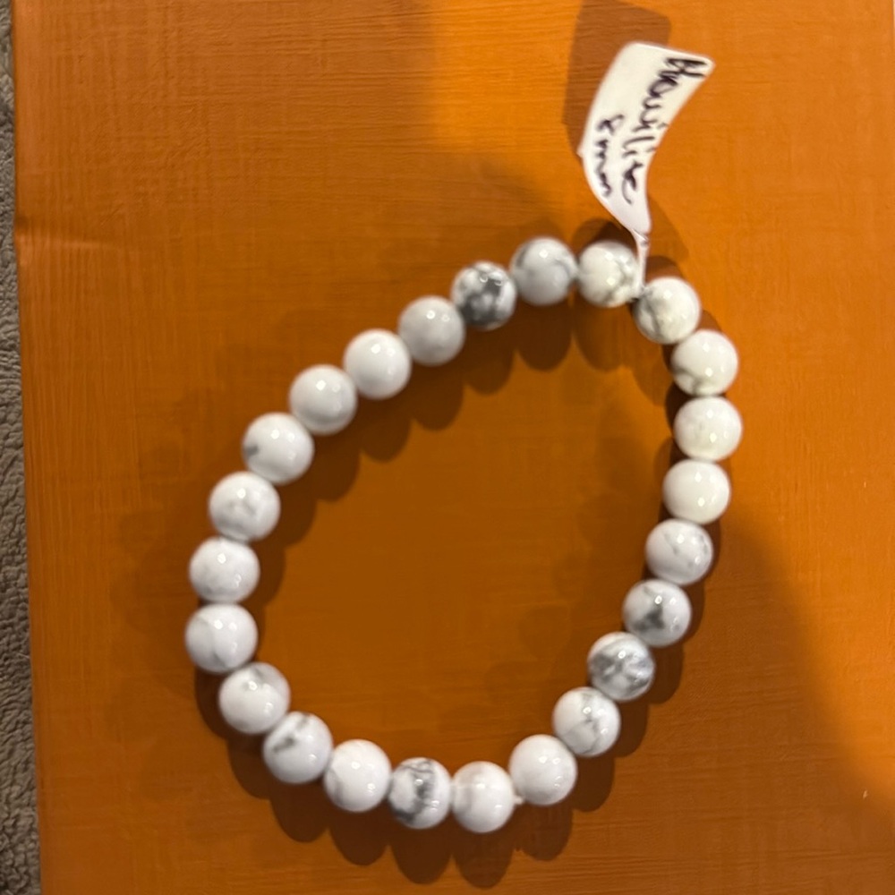 Howlite 8mm bracelet